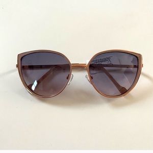 💜Jessica Simpson Tan Trendy Sunglasses